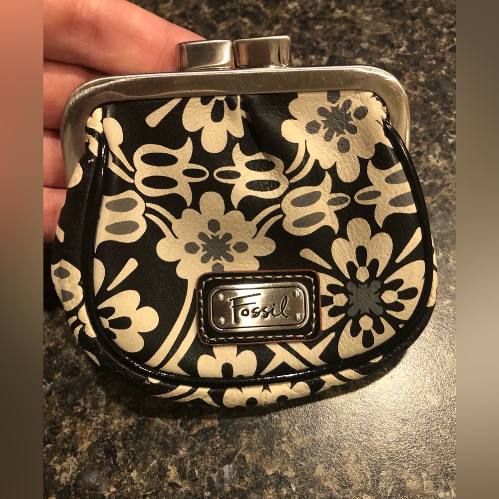 Fossil change purse
